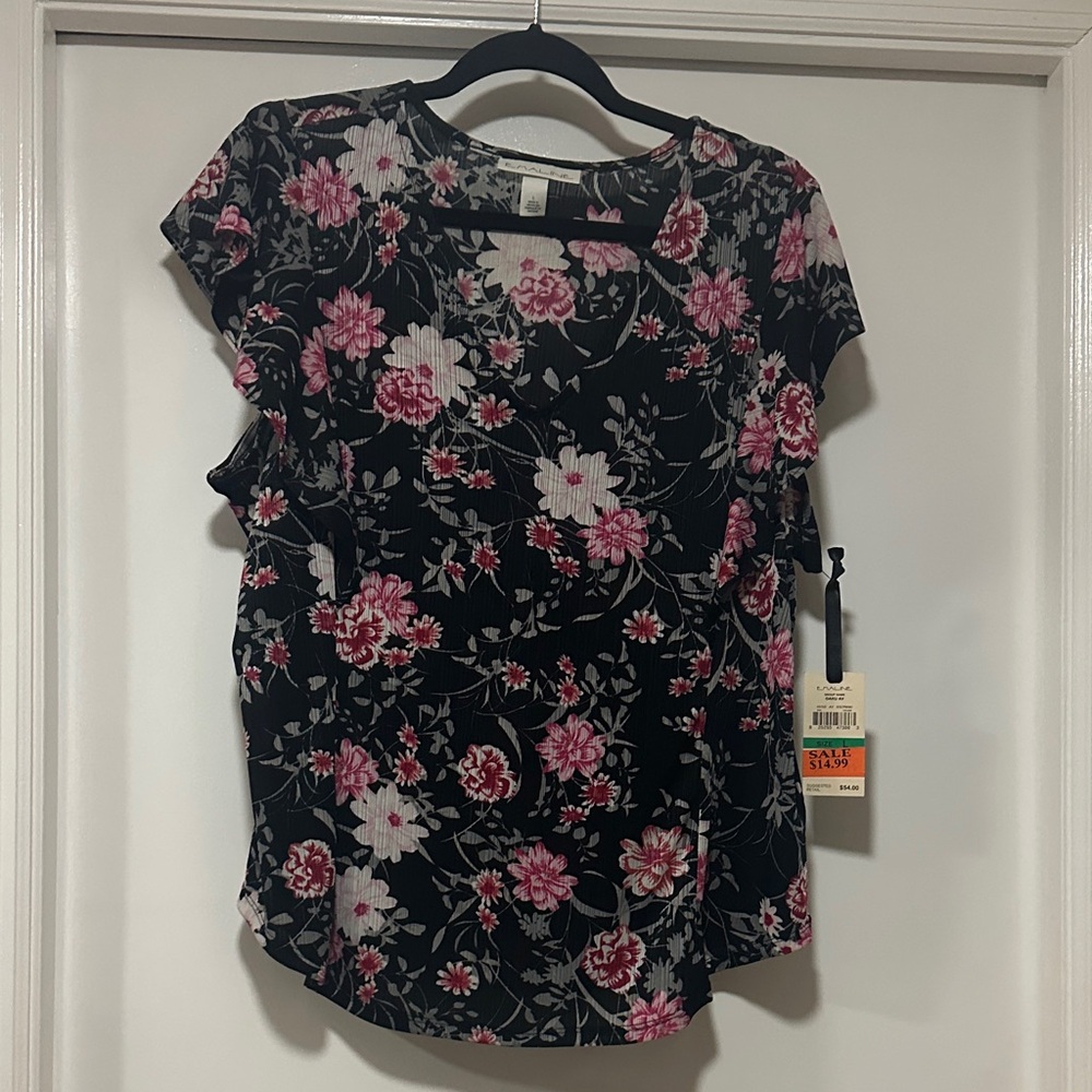 Chic Floral Women's Top in Black and Pink